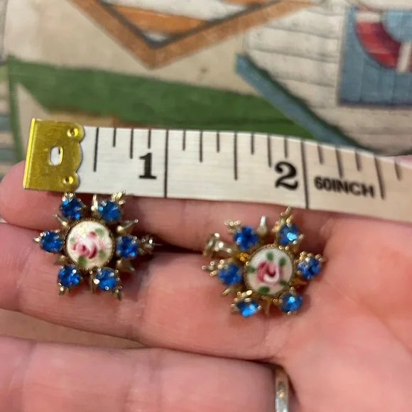 Vintage 1950's Guilloche Pink Rose Brooch Blue Rhinestones Set of 2 - Picture 7 of 7